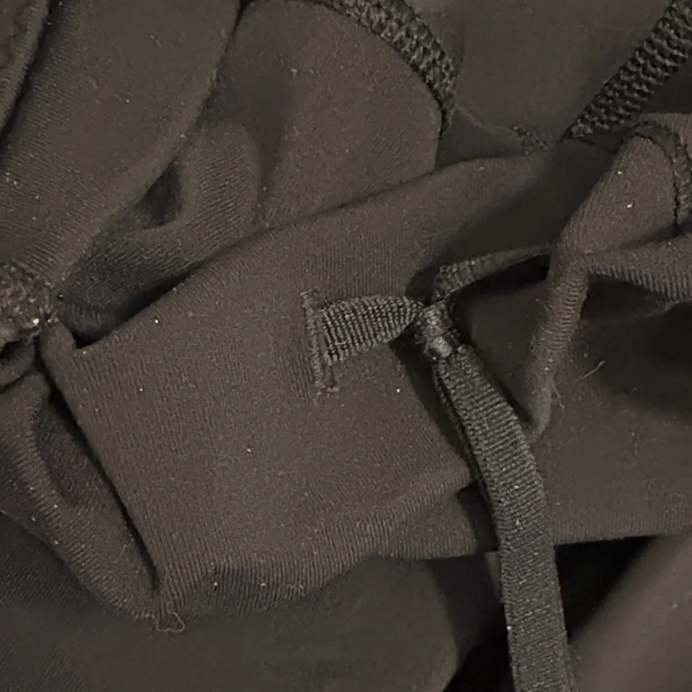 Lululemon Mesh Capri Leggings Size 10 - Picture 10 of 11
